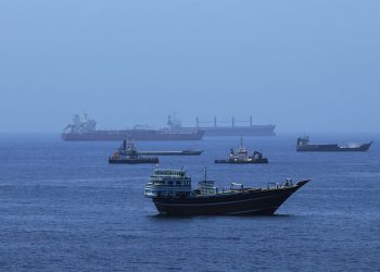 Oil prices rise as U.S. and Iran fight for control of Strait of Hormuz